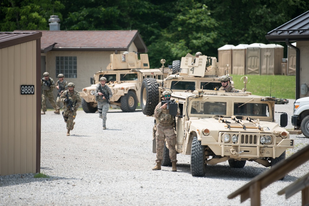 Kentucky Air Guard Security Forces conduct field training exercise