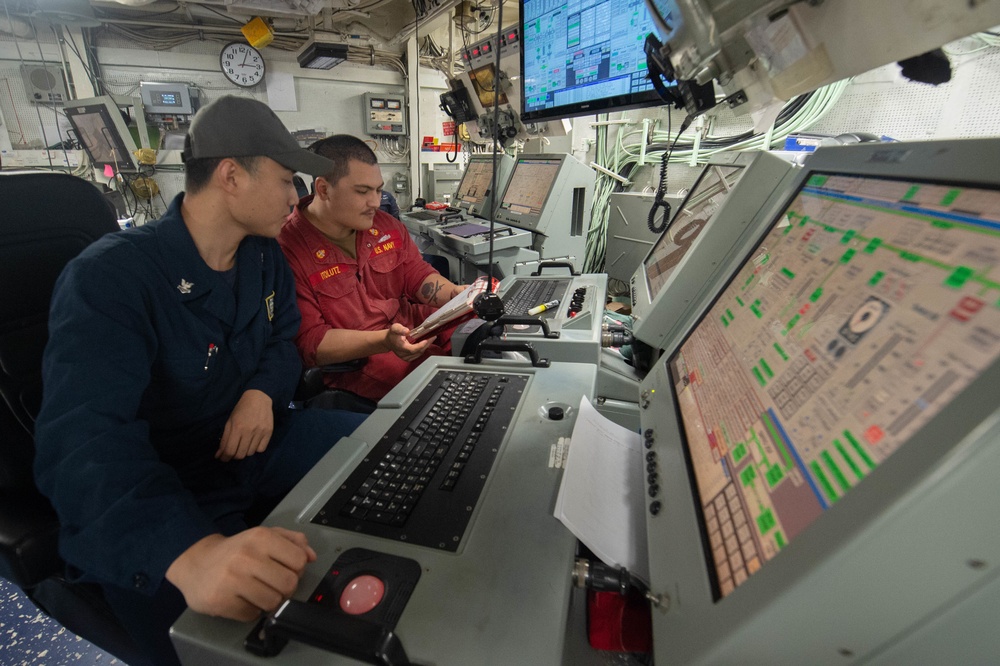 USS Leyte Gulf Watchstanding