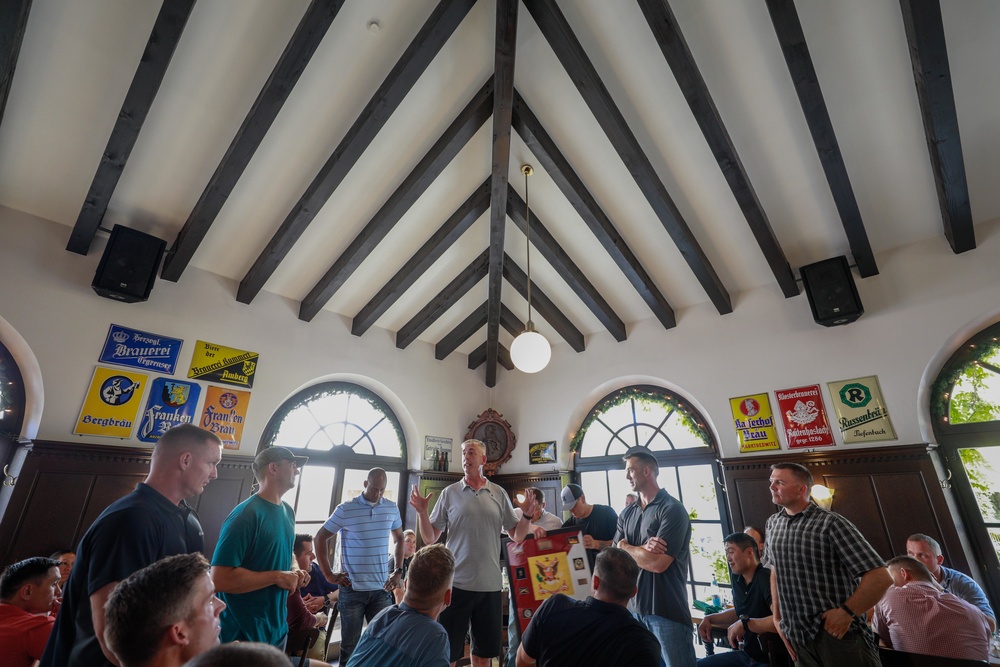 Regiment bids farewell to senior enlisted advisor