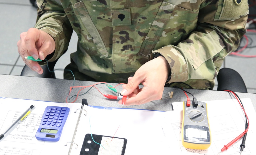 Students Learn Basics Of Circuit Boards