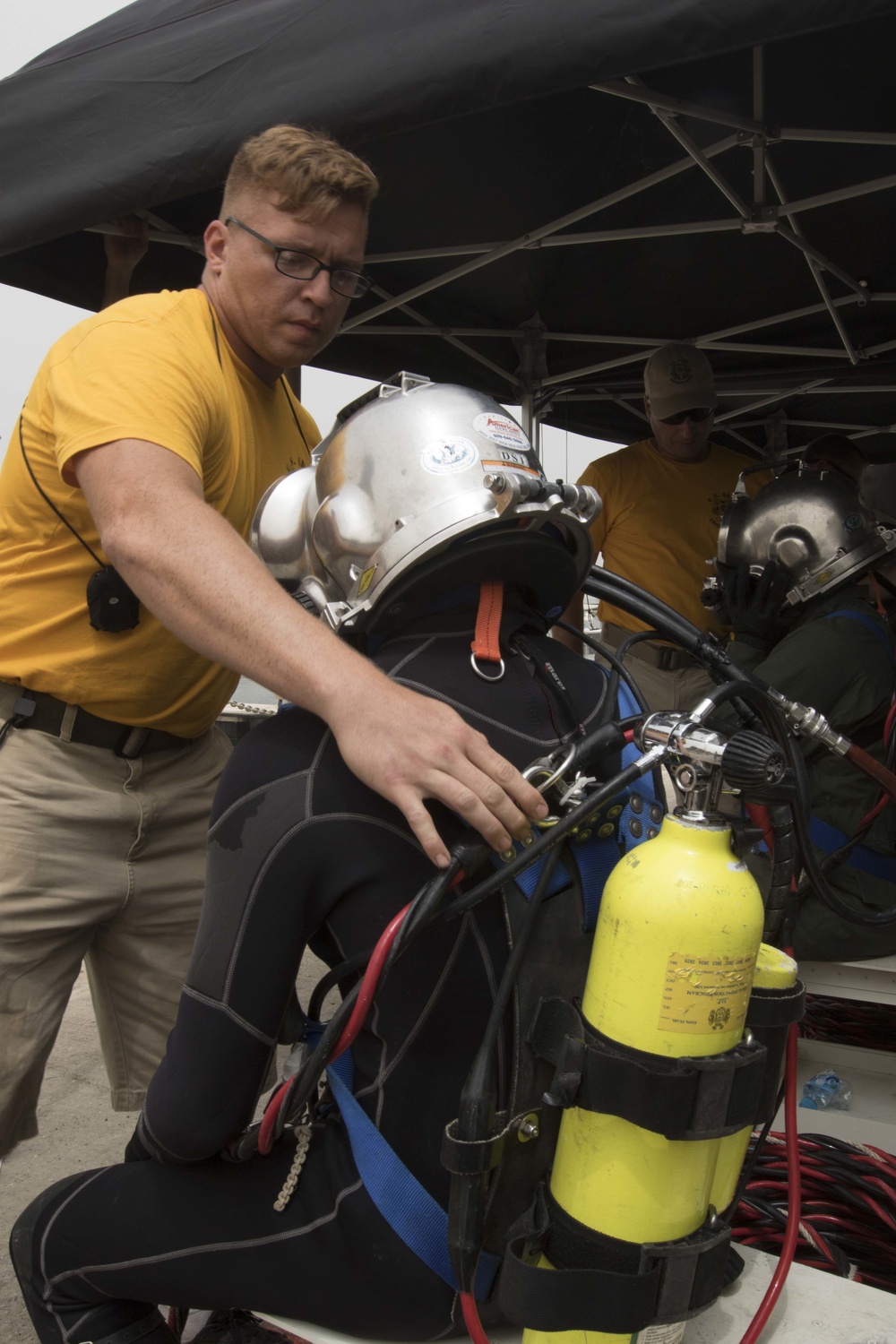 Soldiers Dive Deep for Training