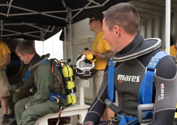 Soldiers Dive Deep for Training