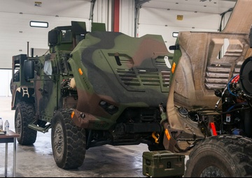 Army Reserve instructor combines passion, knowledge into maintenance training