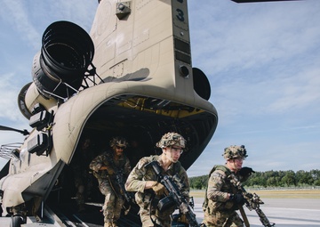 U.S. Army paratroopers conduct cold load training