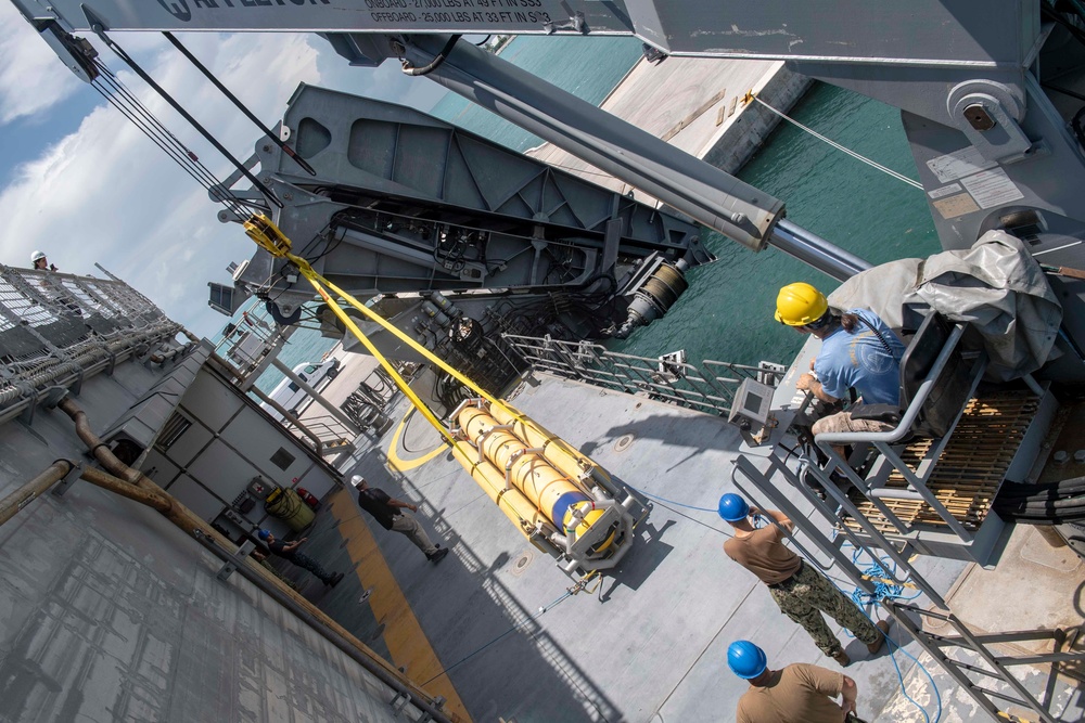Knifefish Crane Operations
