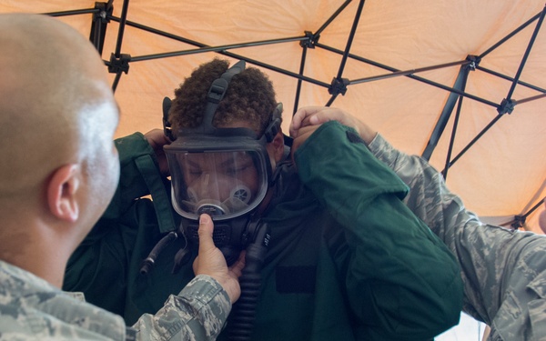 ISU honor students tour base