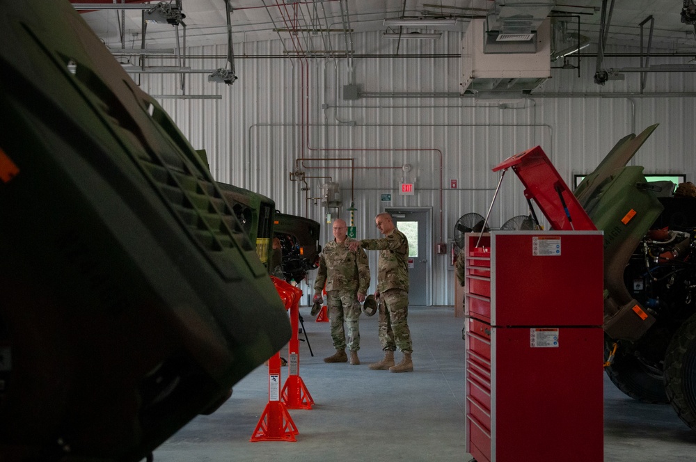 Mechanic Soldiers learn Army's newest vehicle