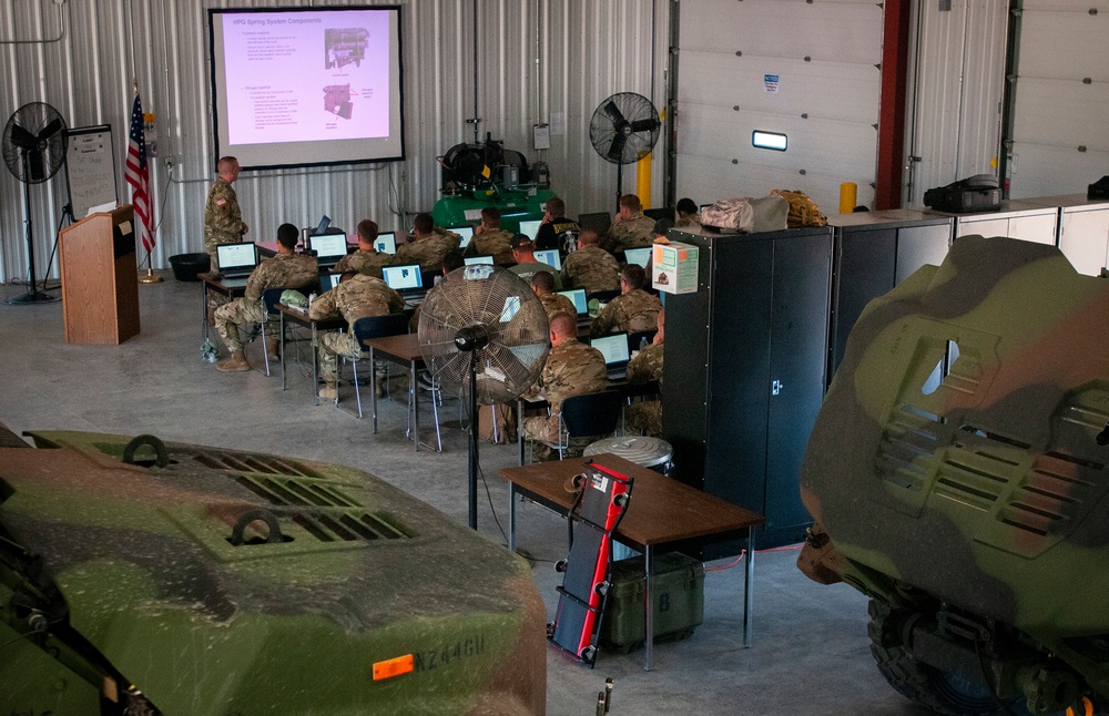 Mechanic Soldiers learn Army's newest vehicle