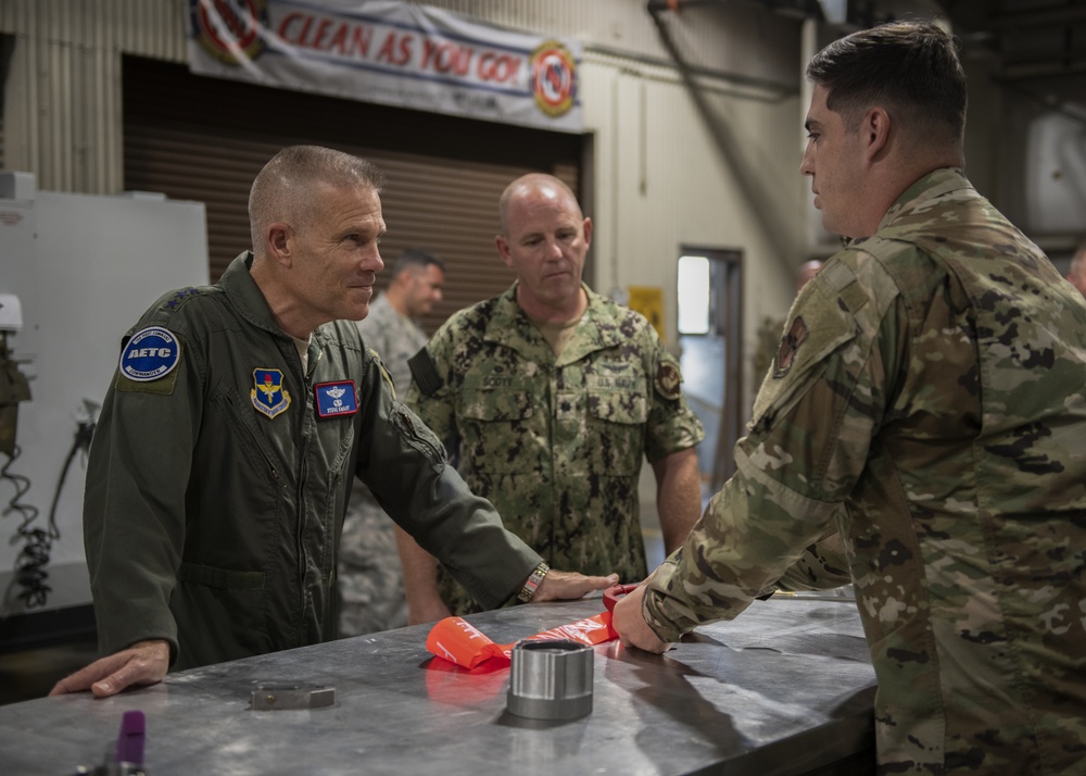 Lt. Gen. Kwast visits the 33rd Fighter Wing