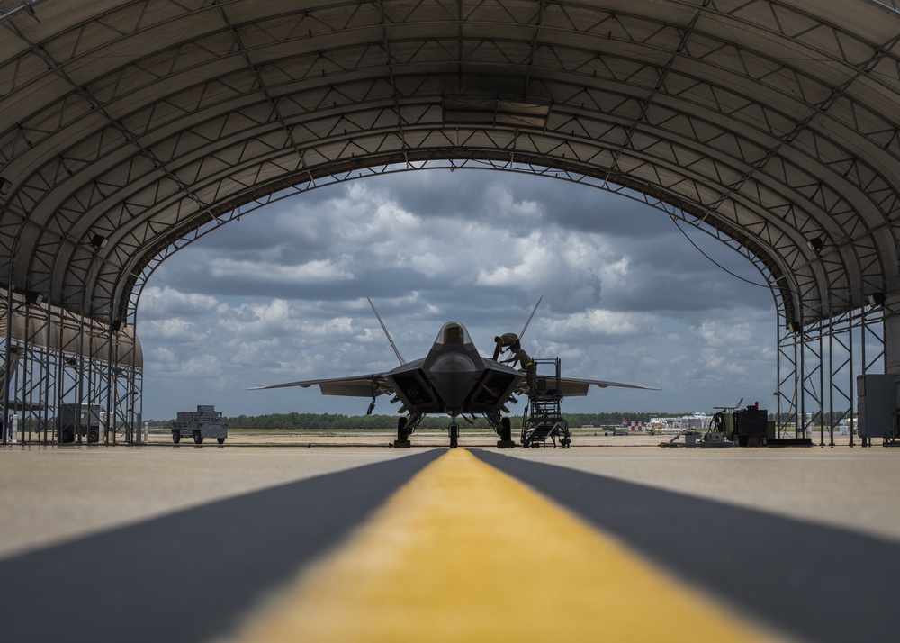 F-22 325th MXS