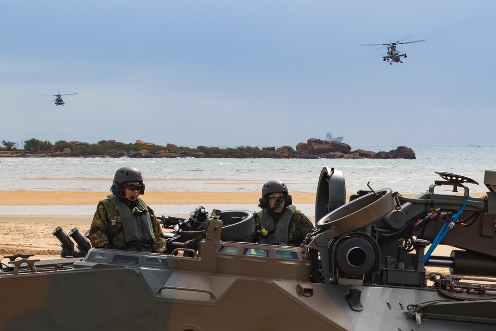 Talisman Saber's training platform brings beach landing training to Bowen, Australia