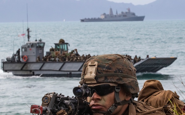 Talisman Saber's training platform brings beach landing training to Bowen, Australia