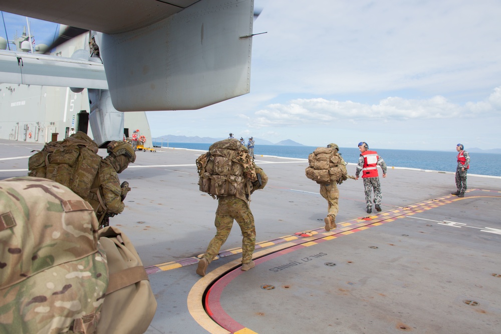 Australian Soldiers extract by 31st MEU MV-22 Osprey to HMAS Canberra during Exercise Talisman Sabre 2019