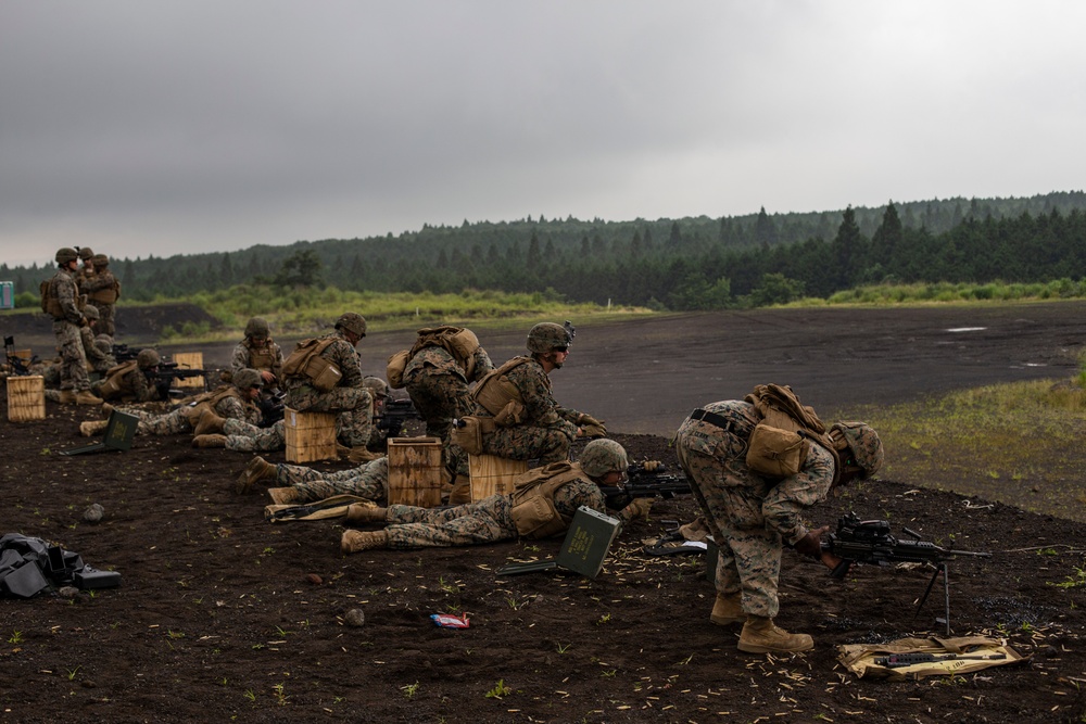 Sentinels at the range; MWSS-171 conducts a live-fire range