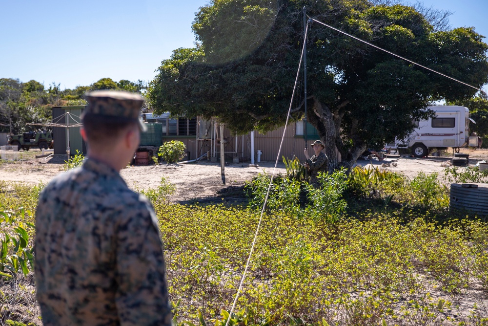 Talisman Sabre 19 D-Day +1; forward command and control follows amphibious assault