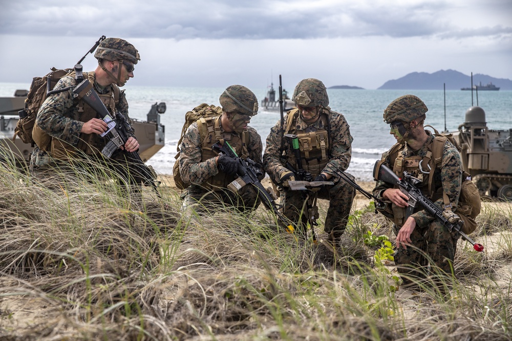 Amphibious Roots – U.S. Marines conduct partnered amphibious assault during Talisman Sabre 19