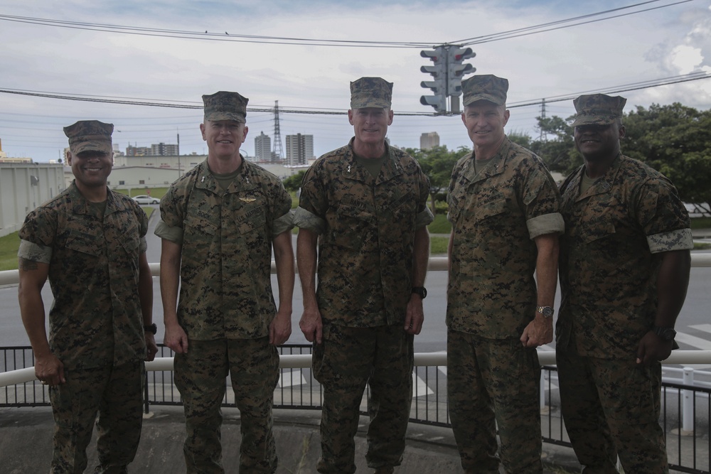 Marine Corps Installations' generals dine with Marines on Okinawa