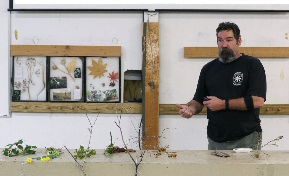 USAJFKSWCS Students Learn Survival Skills