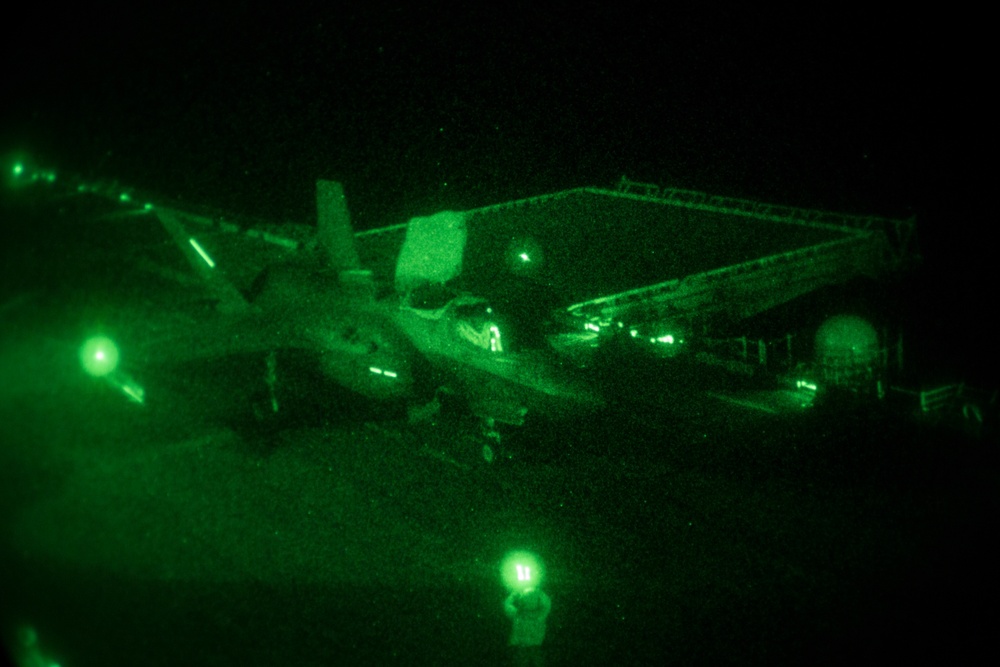 31st MEU conducts F-35 night flight operations aboard USS Wasp during Talisman Sabre 2019