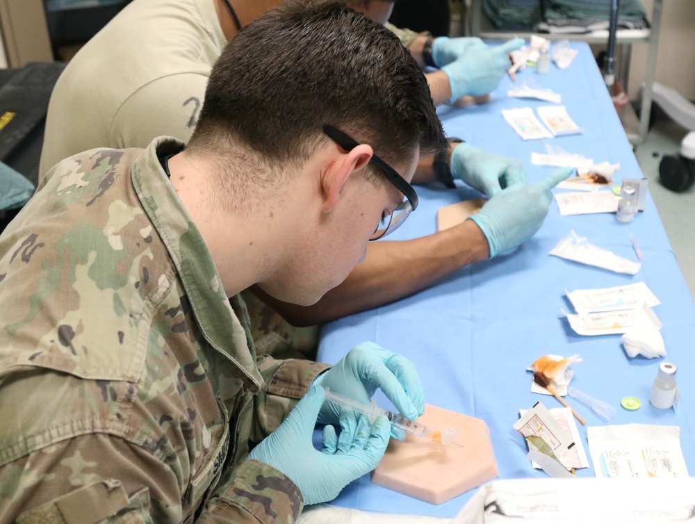 SOCM Students Taught Suturing Skills