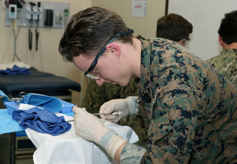 SOCM Students Taught Suturing Skills