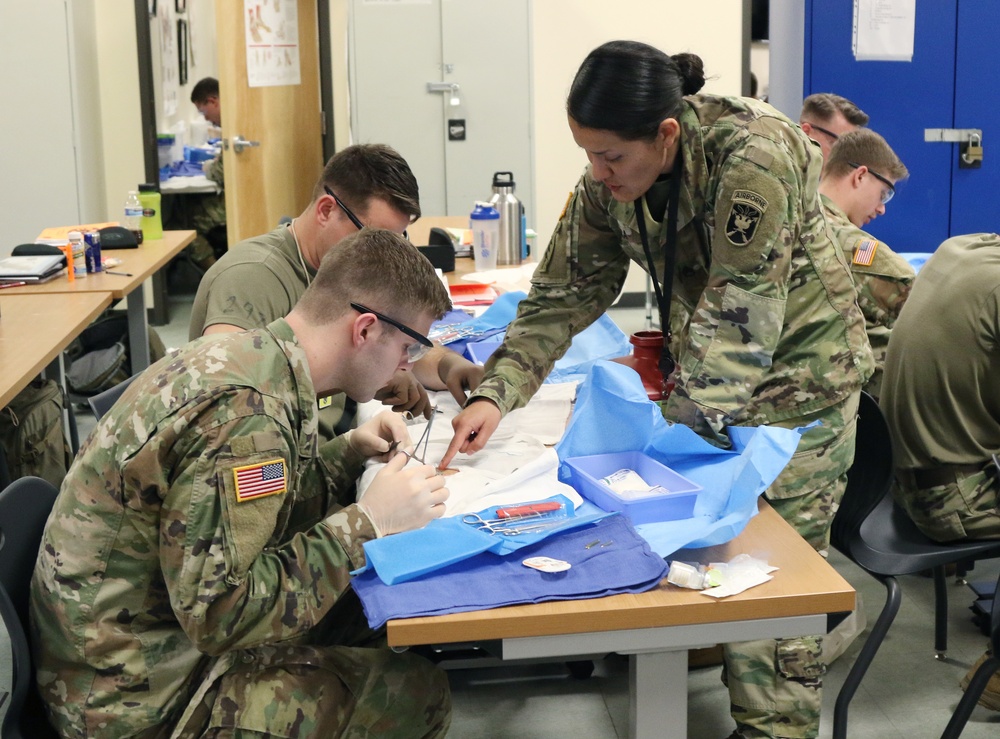 SOCM Students Taught Suturing Skills