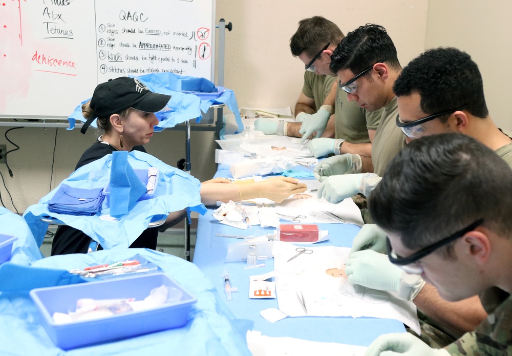 SOCM Students Learn Suturing Skills