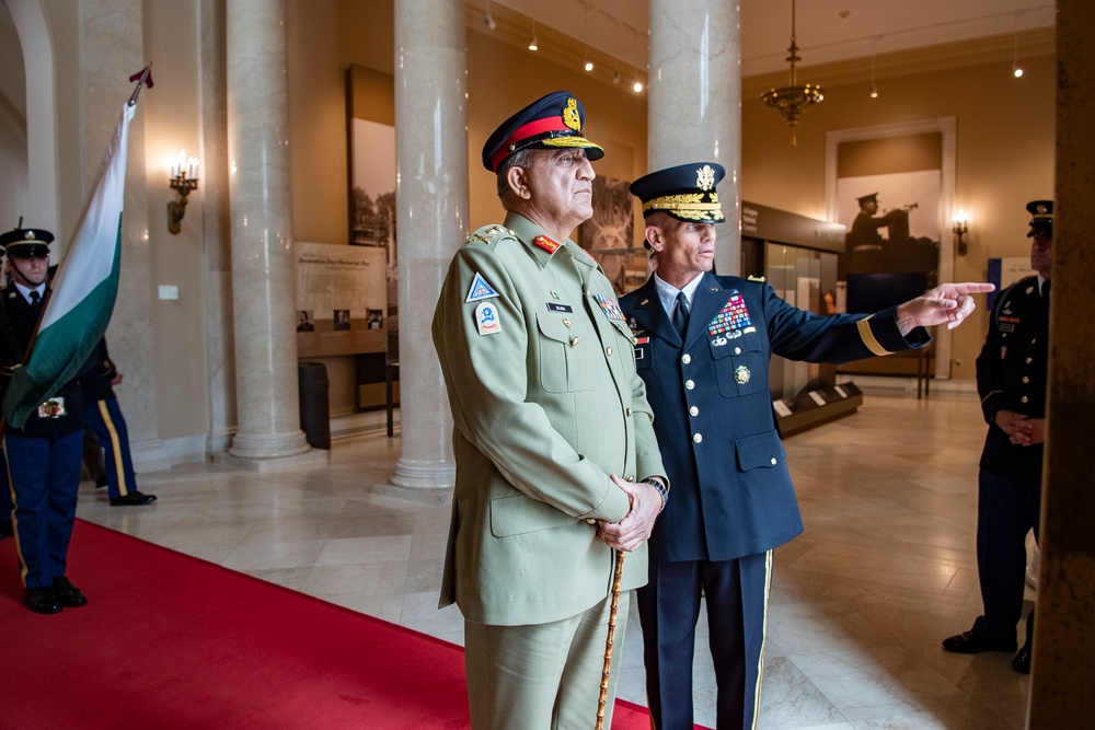 Chief of Army Staff of the Pakistan Army Gen. Qamar Javed Bajwa Participates in an Armed Forces Full Honors Wreath-Laying Ceremony at the Tomb of the Unknown Soldier