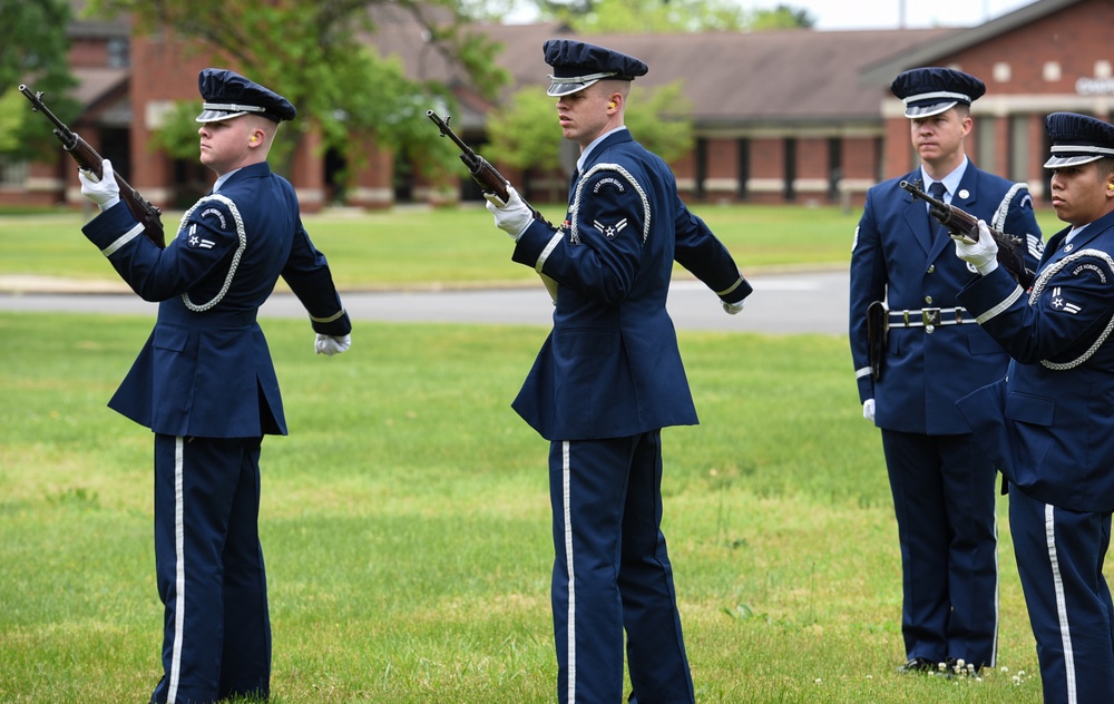 Parade of Wreaths: Honoring the fallen
