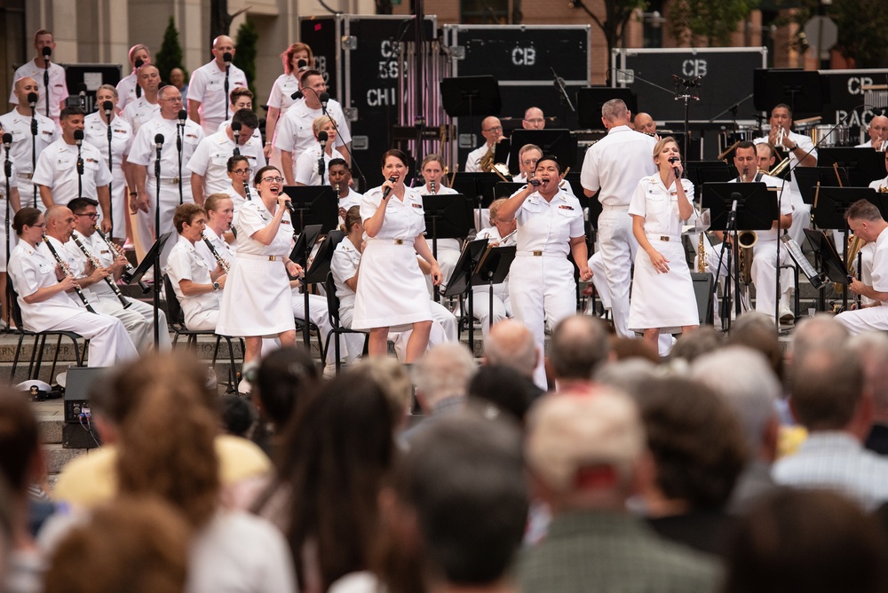 Navy Band performs at Navy Memorial