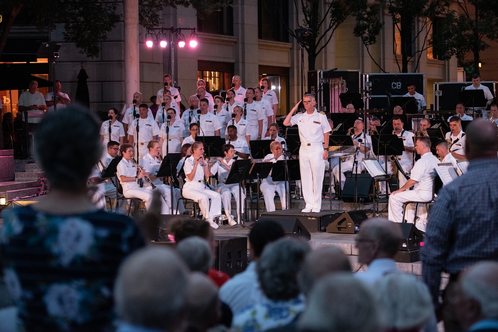 Navy Band performs at Navy Memorial