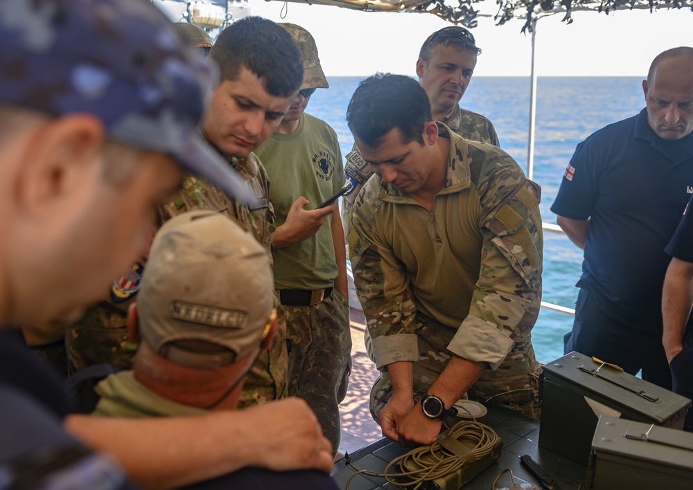 EODMU 8 conducts underwater explosives training during Eurasian Partnership Mine Counter Measure Dive 2019