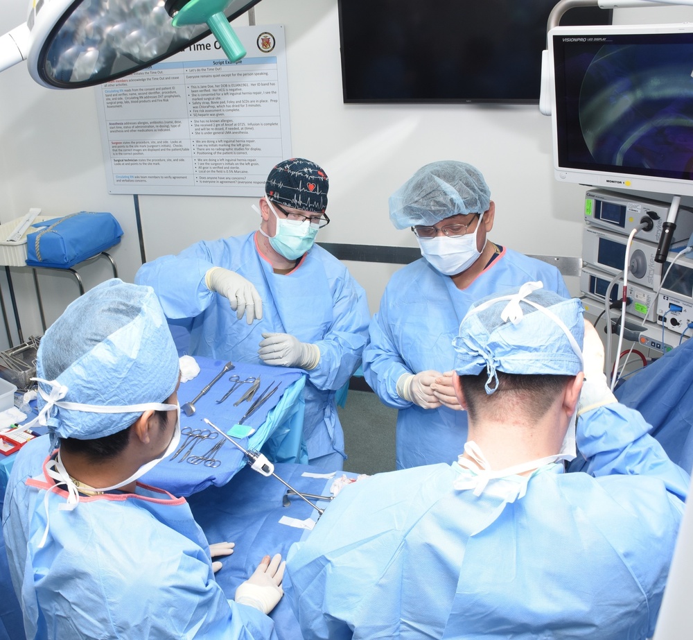 USNHY, JMSDF Surgical Teams Participate in Collaborative Medical Exercise