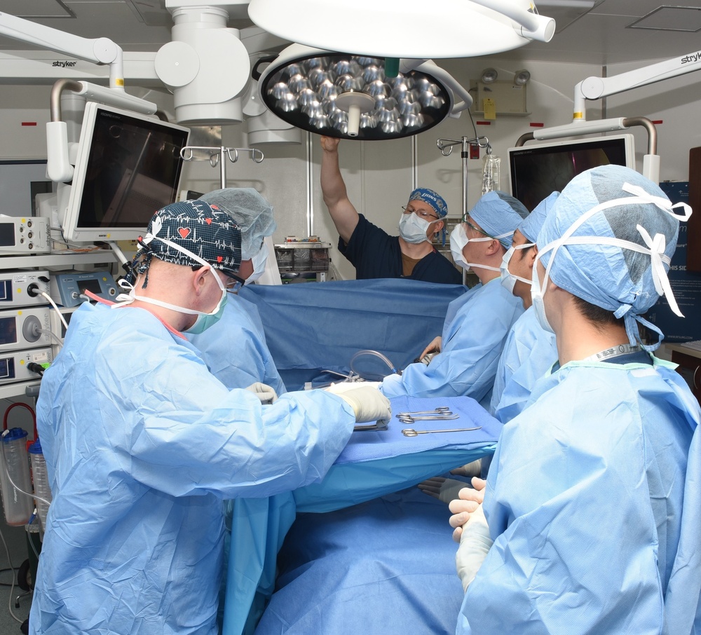 USNHY, JMSDF Surgical Teams Participate in Collaborative Medical Exercise