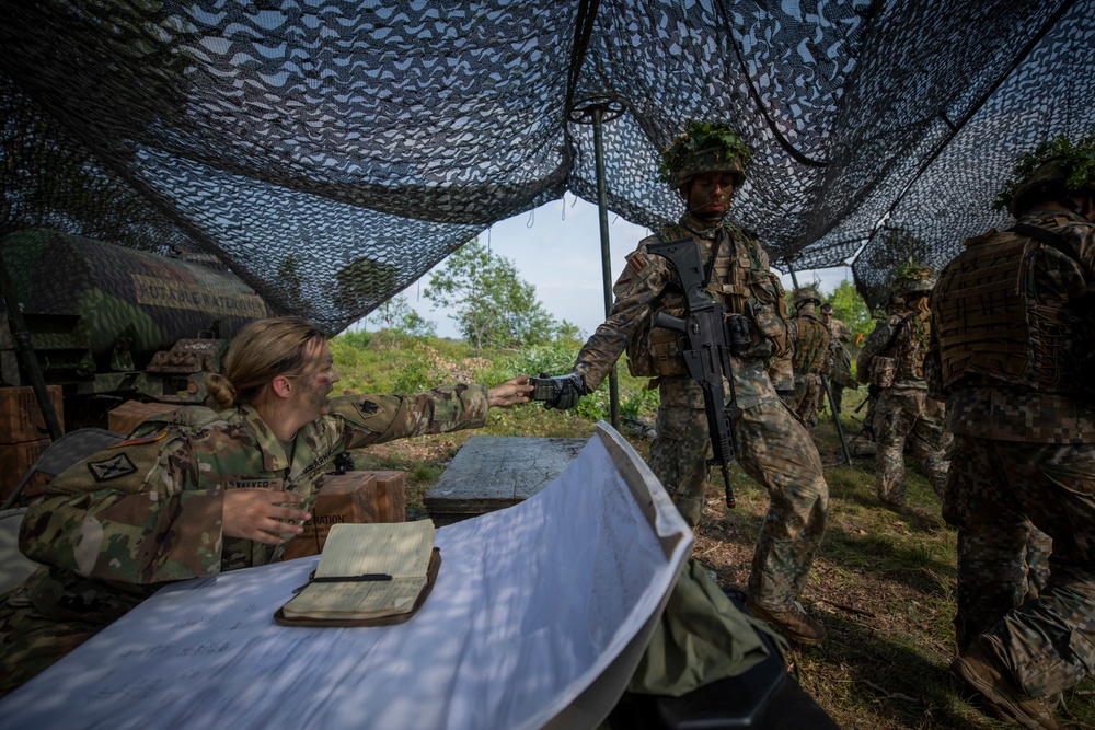 Oklahoma National Guard troops train with Latvian soldiers during Northern Strike 19