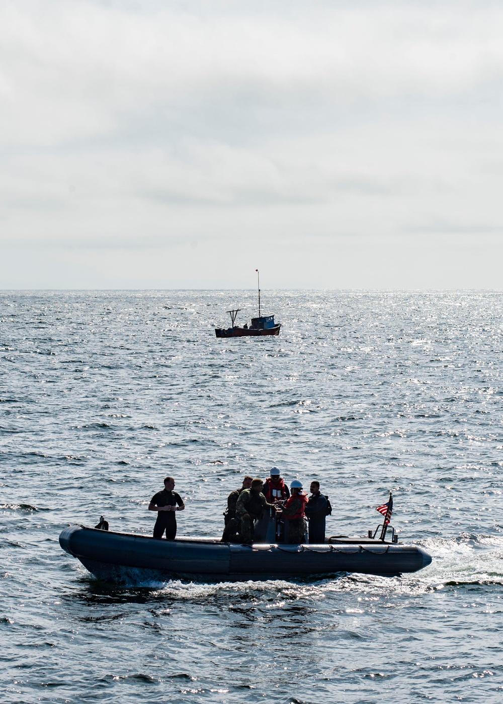 USS Michael Murphy Provides Aid to Stranded Mariners