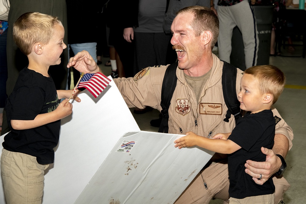 127th Wing welcomes home deployed Airmen