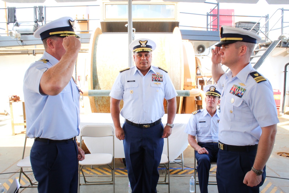 Coast Guard Cutter Oak receives new commander