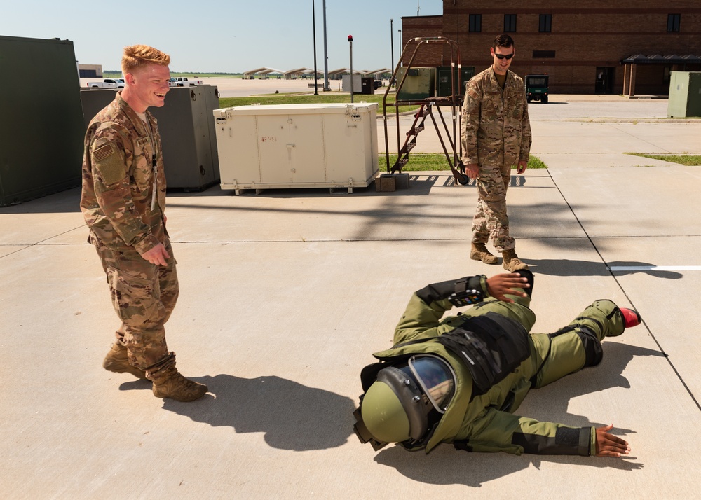 Child becomes honorary B-2 pilot for a day at Whiteman AFB