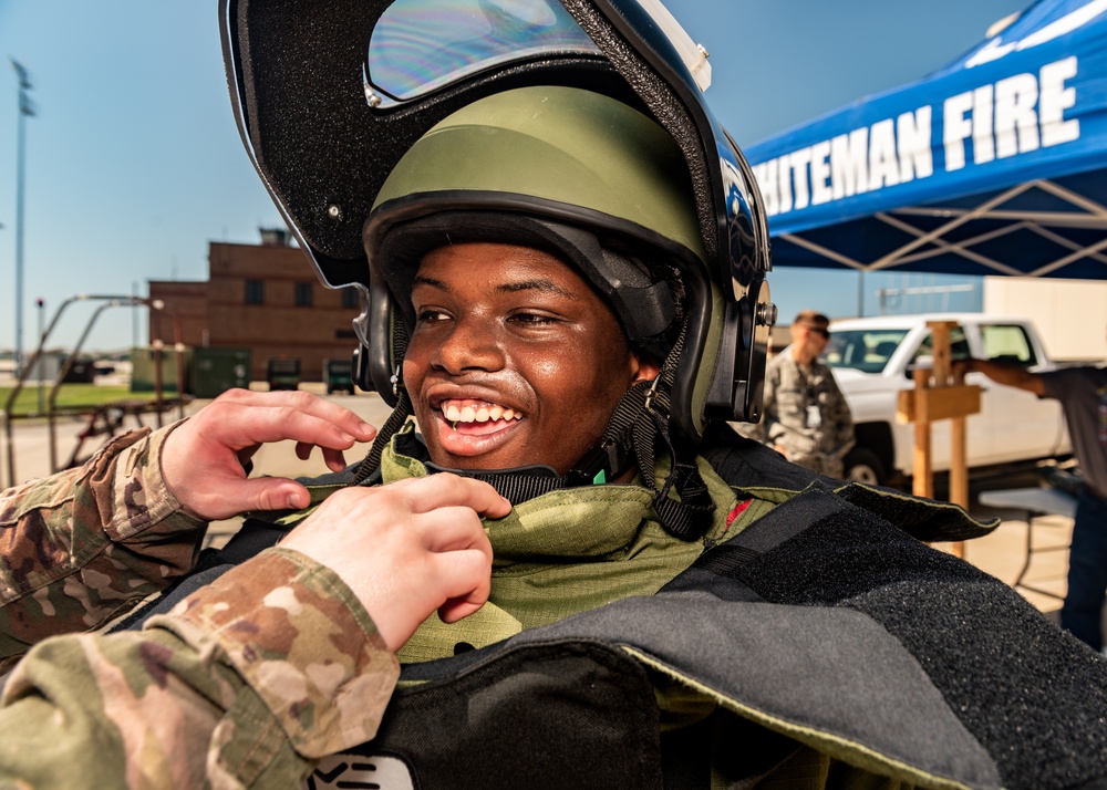 Child becomes honorary B-2 pilot for a day at Whiteman AFB