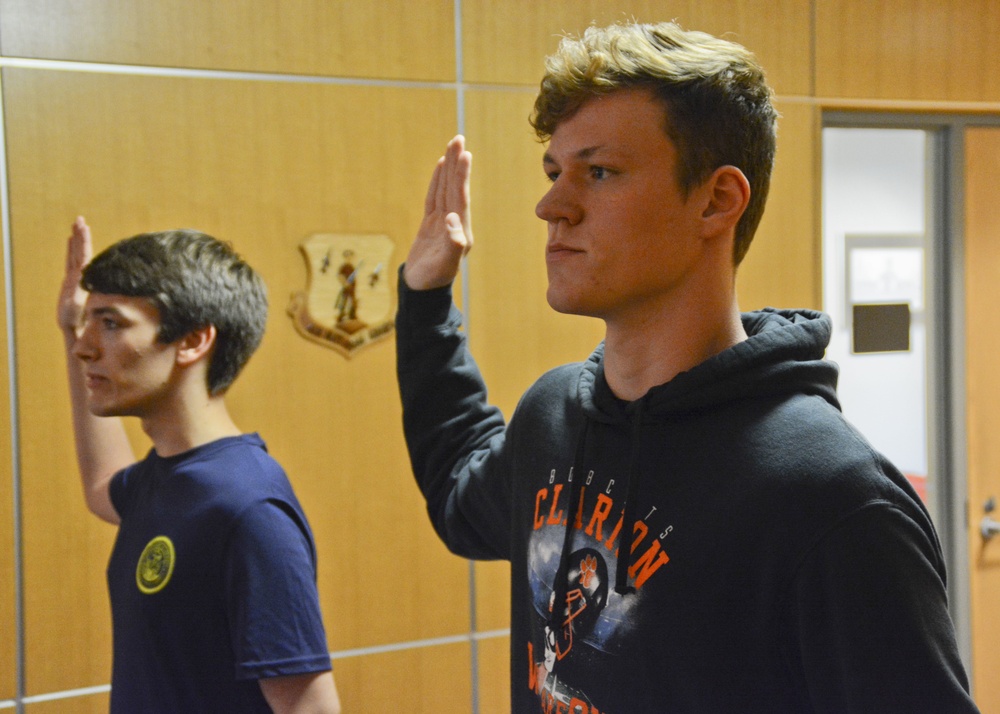 Pennsylvania High School Graduates Seek to Carry on Family Legacies by Joining the Navy.
