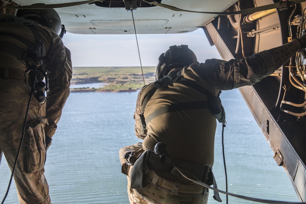 Air Commandos perform water rescue training