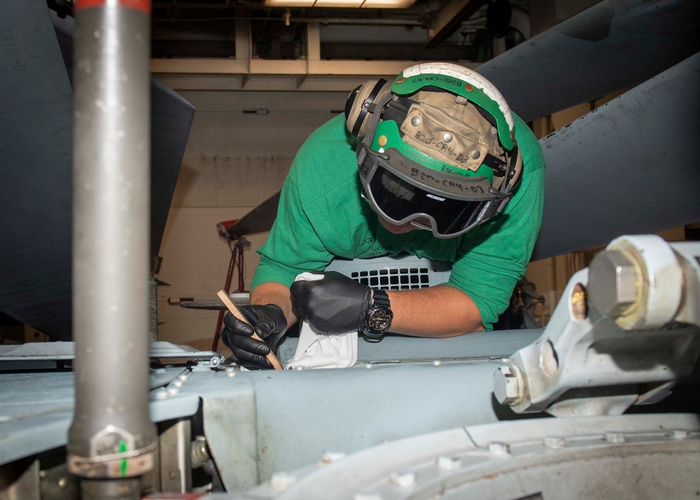 Forrest Sherman conducts COMPTUEX