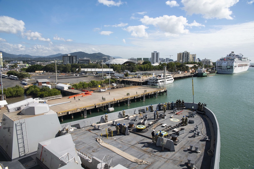 USS Green Bay (LPD 20) Cairns Arrival