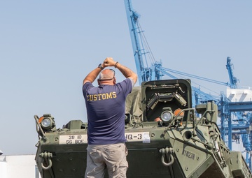 U.S. Soldiers work alongside Romanians to prepare for redeployment