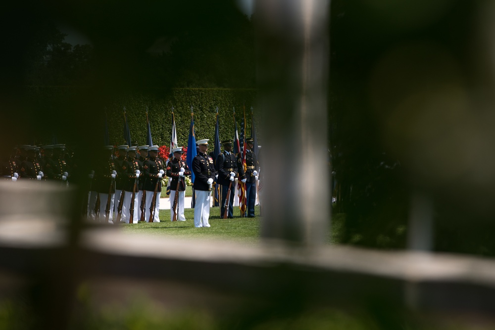 POTUS and VPOTUS participate in a welcome ceremony for SD Esper