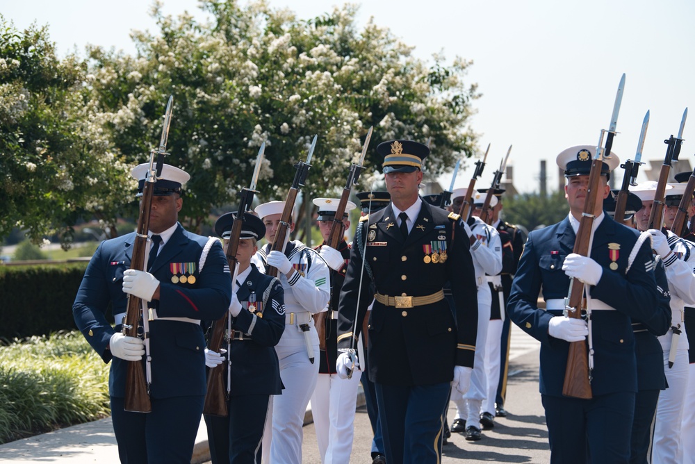 POTUS and VPOTUS participate in a welcome ceremony for SD Esper