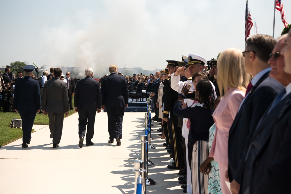 POTUS and VPOTUS participate in a welcome ceremony for SD Esper