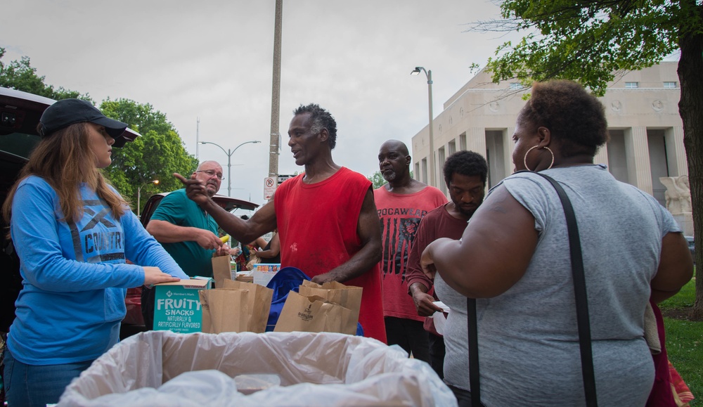 Helping hearts from Scott give back to those in need