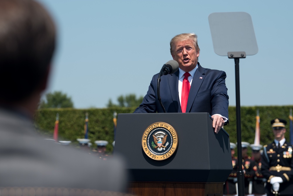 POTUS and VPOTUS participate in a welcome ceremony for SD Esper